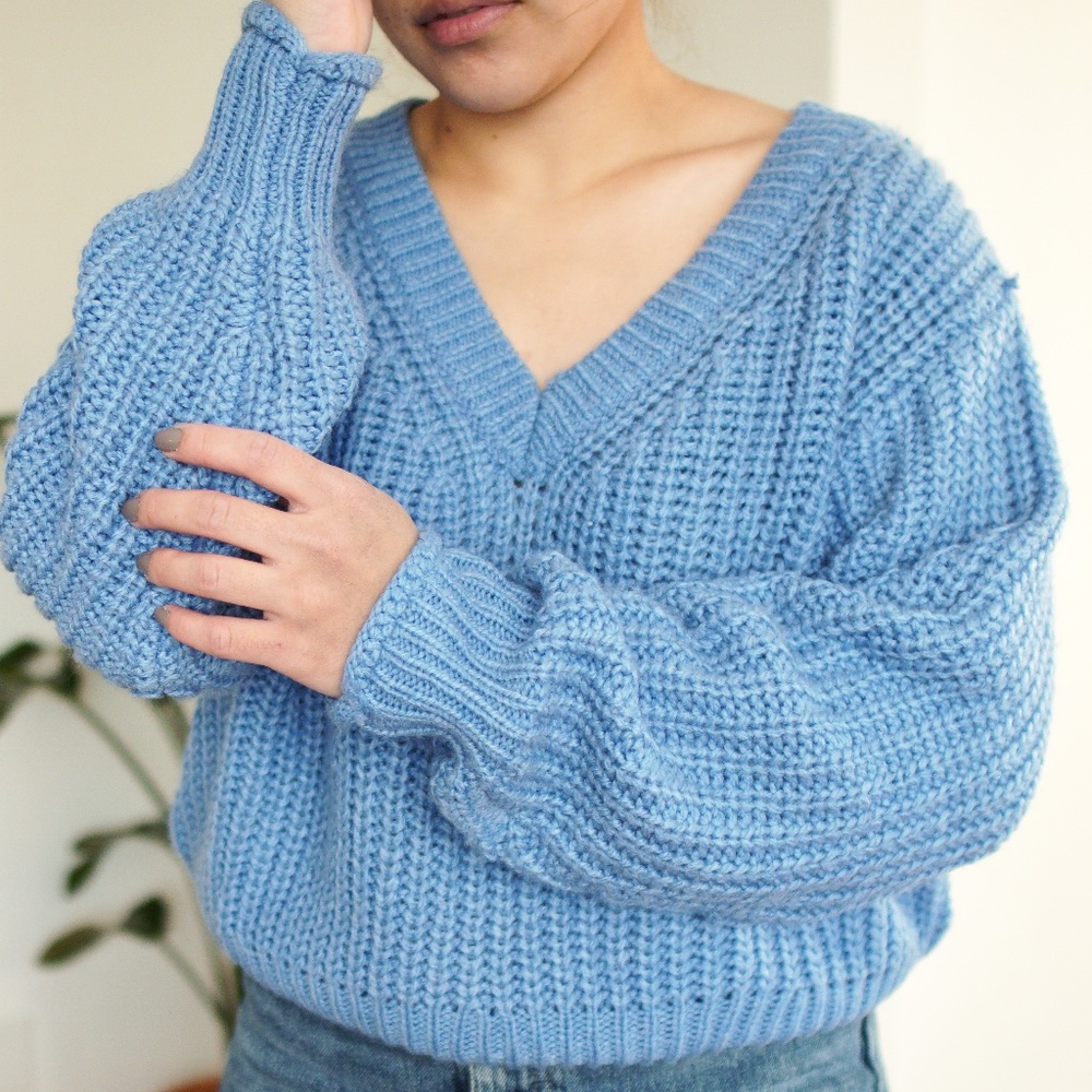 H&M Ribbed V-Neck Sweater